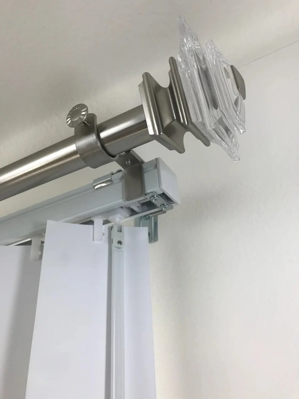 White NoNo Curtain Brackets